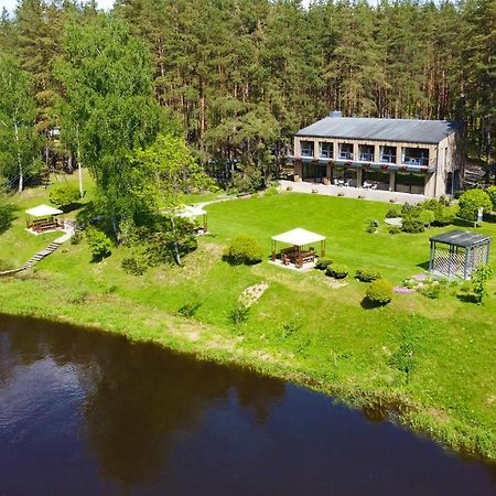 Pusu Takas Hotel Andrioniskis Екстериор снимка