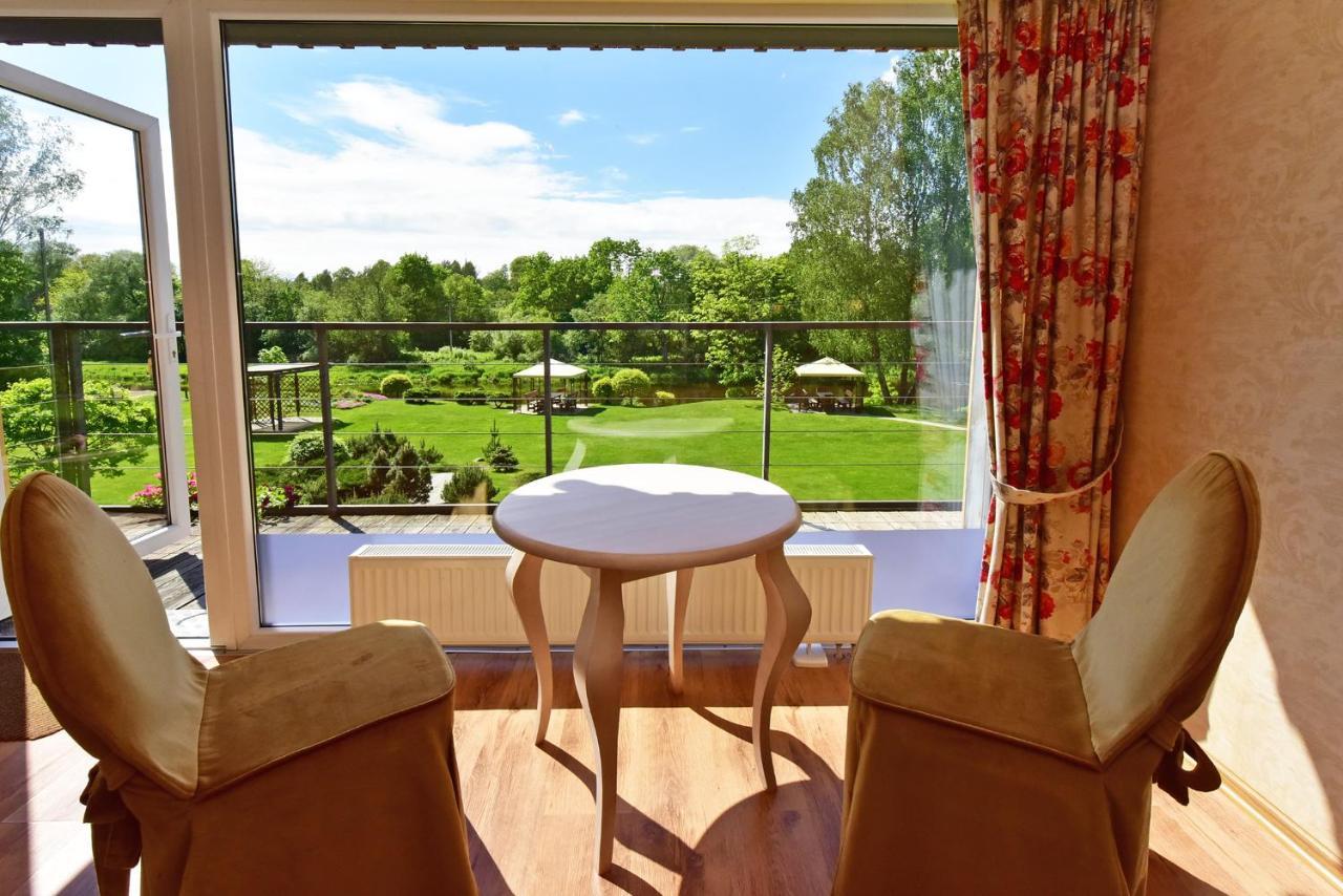 Pusu Takas Hotel Andrioniskis Екстериор снимка