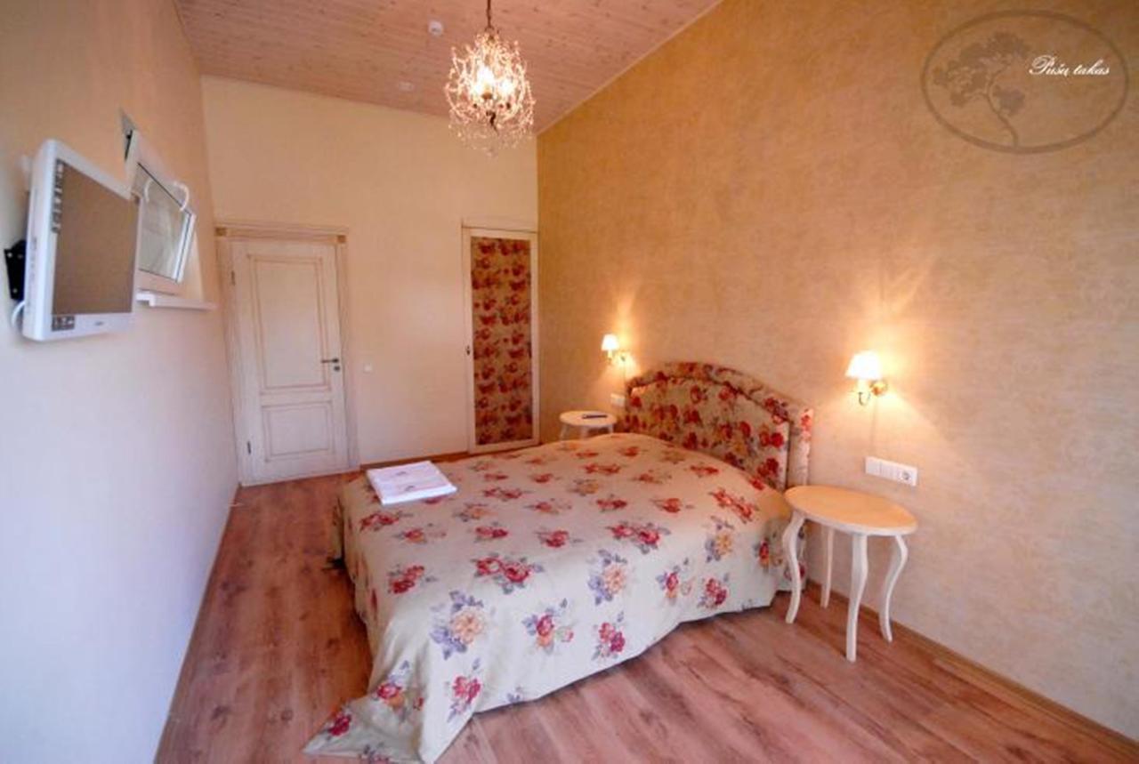 Pusu Takas Hotel Andrioniskis Стая снимка